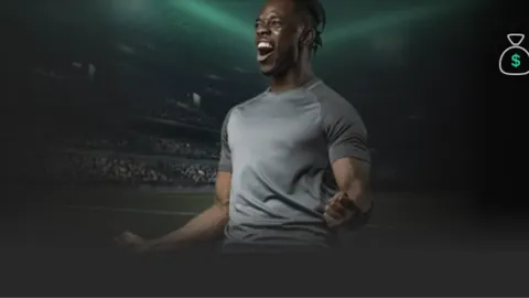 郑钦文在查尔斯顿站WTA500赛事中以2-0击败萨卡里，晋级16强——央视新闻客户端讯