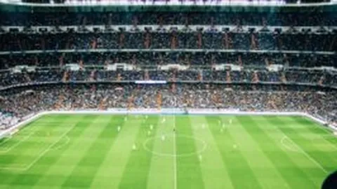 斯洛特稳坐帅位未受威胁，需迅速止住连败之痛——紧急发声于回声报